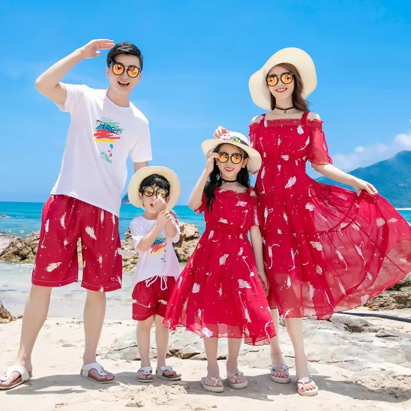 Summer Clothing Looks - 휴일 휴가 봐 가족 일치하는 의류